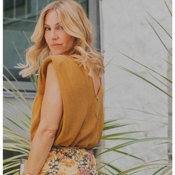 Bash Lony Vest Cardigan Knit Cropped Button Back Women's Mustard Top US 4 - Picture 1 of 15